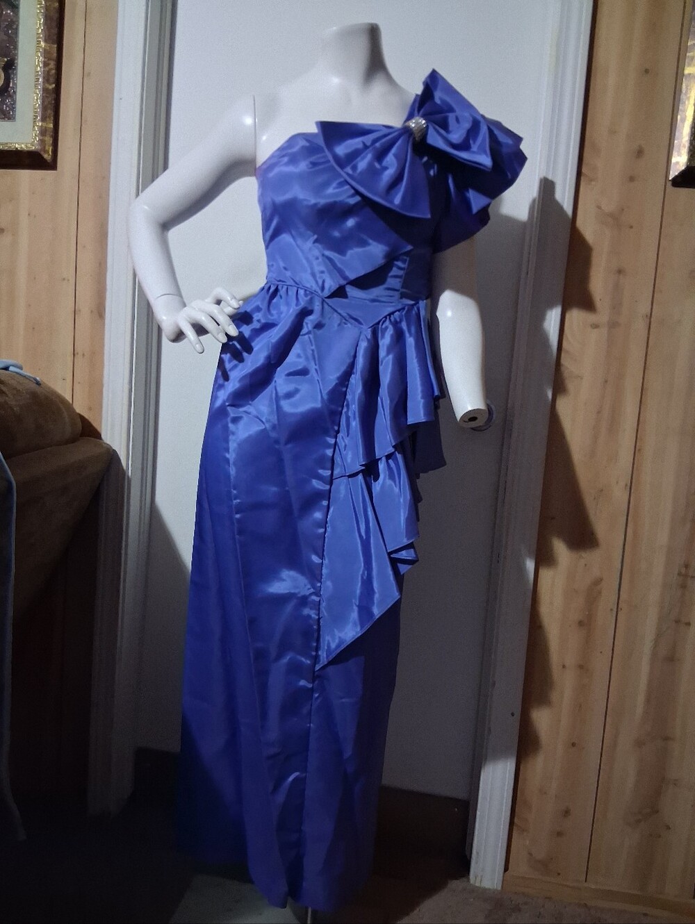 jcpenney One-Shoulder Sapphire Blue Satin Gown with Bow Size 3/4 Preowned